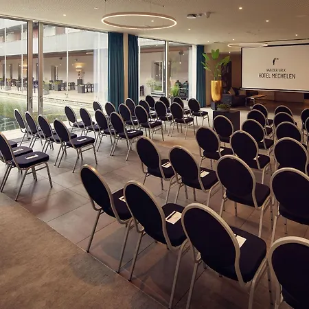 Der Valk Hotel 4*